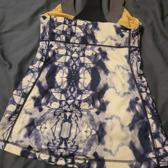 Lululemon Tank Top Women's 6 Ink Blot Blue White Indigo Scoop Neck Activewear - Picture 3 of 5